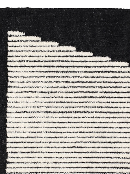 Tom Dixon: Wedge handwoven rug - Black - ecraft_1 | Luisa Via Roma