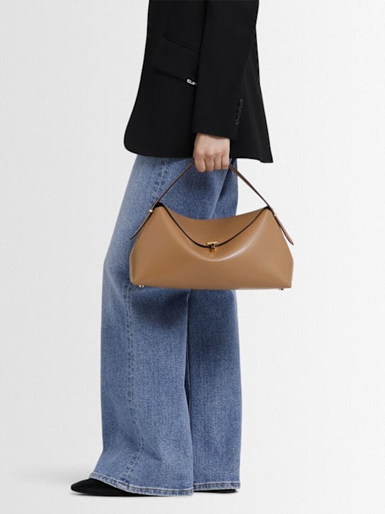 Toteme: T-Lock palmellata leather top handle bag - Camel - women_1 | Luisa Via Roma