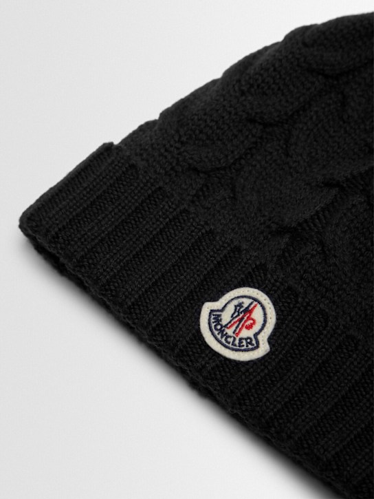 Moncler: Virgin wool beanie - ブラック - kids-boys_1 | Luisa Via Roma