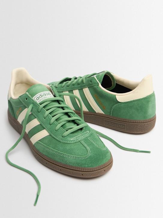 adidas Originals: Handball Spezial sneakers - グリーン/ホワイト - women_1 | Luisa Via Roma