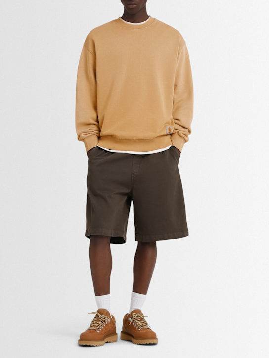 Carhartt WIP: Sweatshirt mit Rundhalsausschnitt „Hudson“ - Dusty Brown - men_1 | Luisa Via Roma