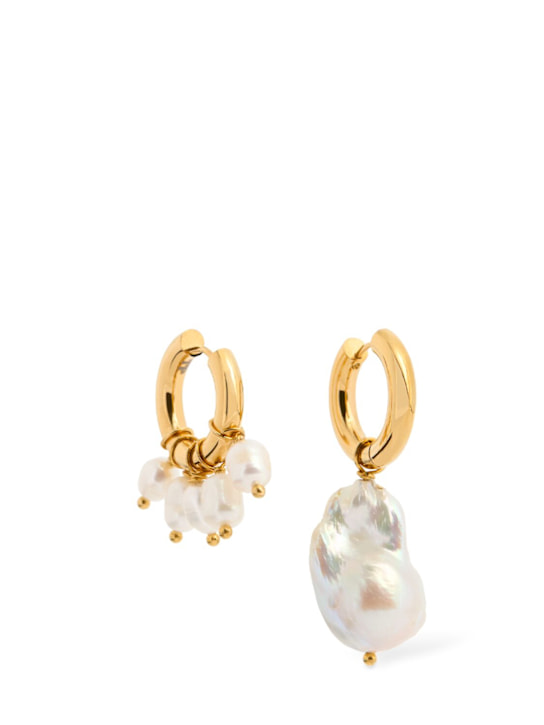 Timeless Pearly: Mismatched pearl earrings - women_0 | Luisa Via Roma