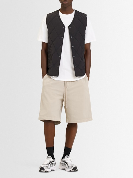 Carhartt WIP: Floyde Greentree twill shorts - Wall - men_1 | Luisa Via Roma
