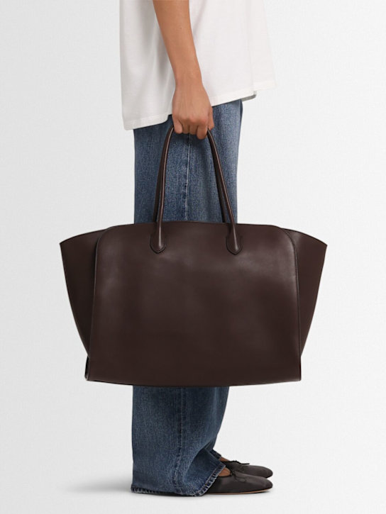 The Row: Marlo 17 saddle leather tote bag - women_1 | Luisa Via Roma