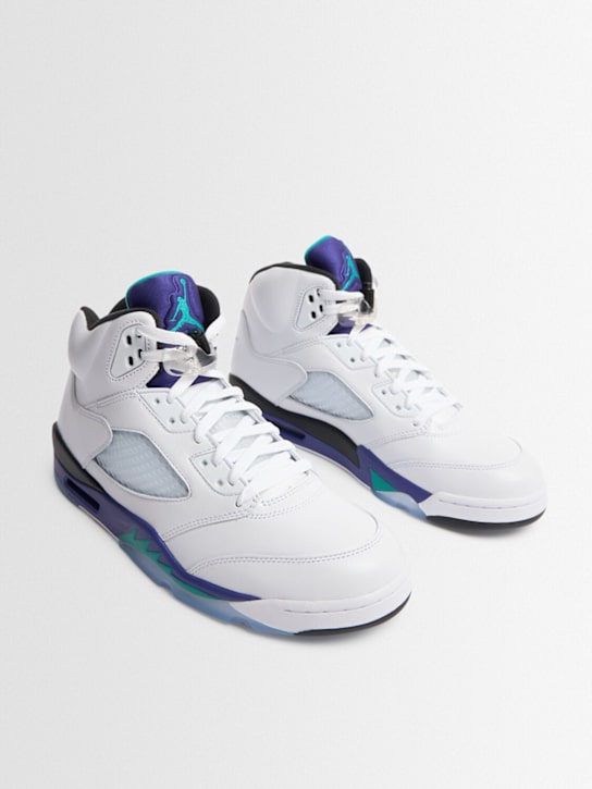 Jordan: Sneakers "Air Jordan 5 Retro OG" - White/Grape - men_1 | Luisa Via Roma