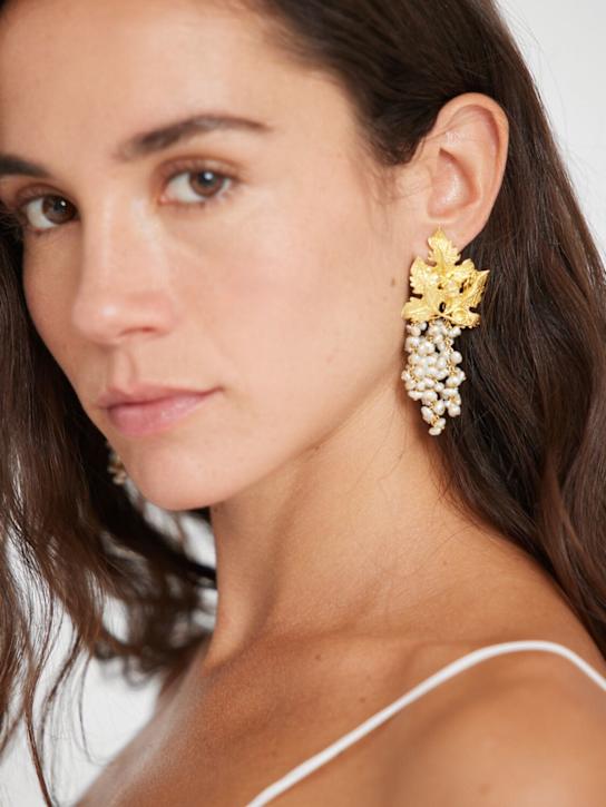 Peracas: Adile pearl pendant earrings - Ivory - women_1 | Luisa Via Roma