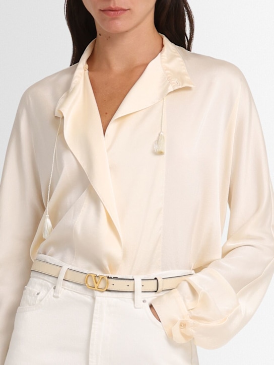 Valentino Garavani: 20mm Vlogo Signature leather belt - Butter White - women_1 | Luisa Via Roma
