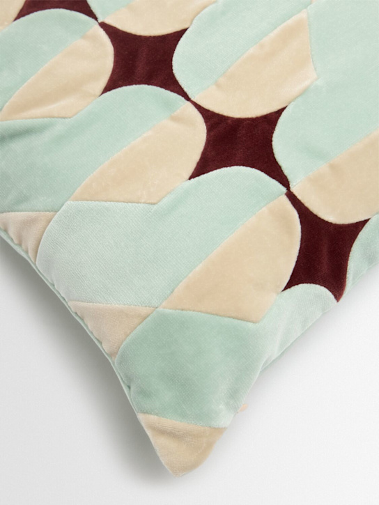 Christina Lundsteen: Brie cushion - Wine/White - ecraft_1 | Luisa Via Roma