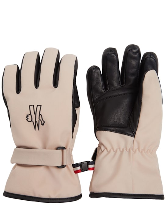 Moncler Grenoble: Logo padded gloves - kids-girls_0 | Luisa Via Roma