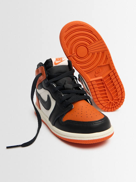 Jordan: Jordan 1 Retro High OG sneakers - kids-boys_1 | Luisa Via Roma