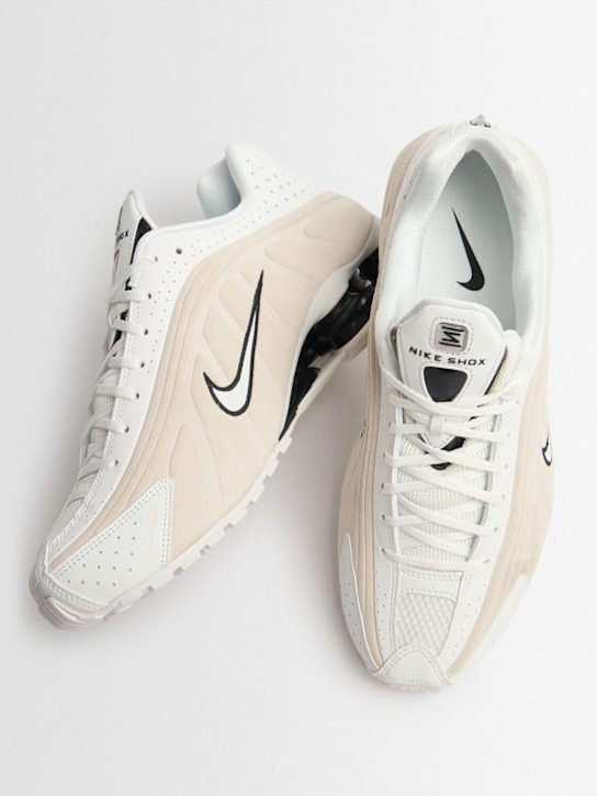 Nike: Sneakers Shox R4 - women_1 | Luisa Via Roma