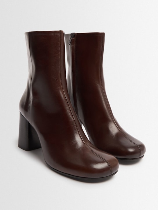Lemaire: 80mm Anatomic leather boots - Ristretto - women_1 | Luisa Via Roma