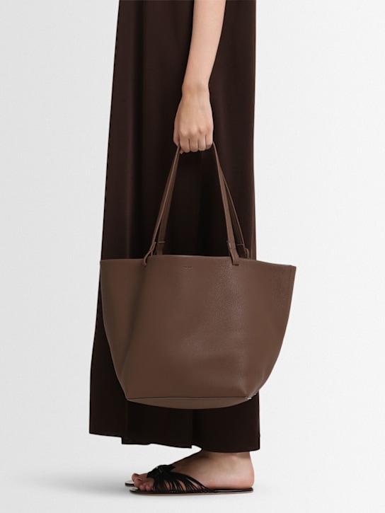 The Row: Park Three grain leather tote bag - women_1 | Luisa Via Roma