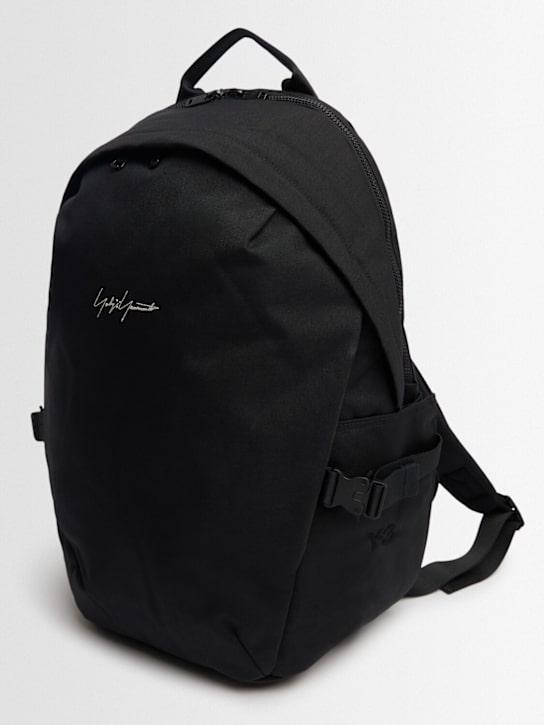 Yohji Yamamoto: Y-3 Kuro backpack - men_1 | Luisa Via Roma