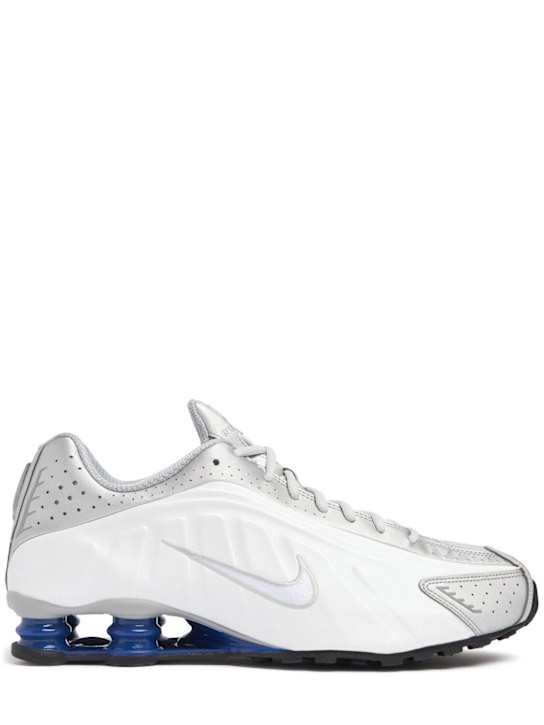 Nike: Sneakers "Shox R4" - White/White-met - men_0 | Luisa Via Roma