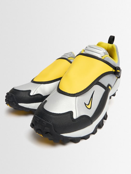 Nike: Sneakers „ACG Phassad“ - Black/Yellow Ze - men_1 | Luisa Via Roma