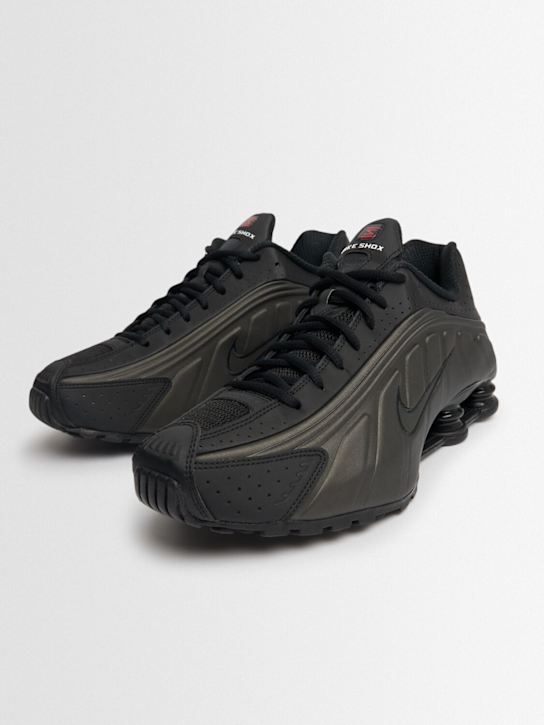 Nike: Sneakers "Shox R4" - men_1 | Luisa Via Roma