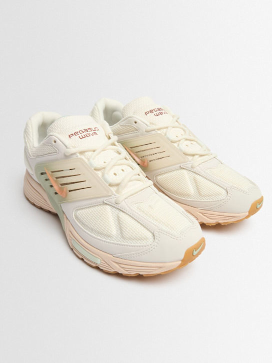 Nike: Sneakers "Air Pegasus Wave SE“ - Sail/Metallic C - men_1 | Luisa Via Roma