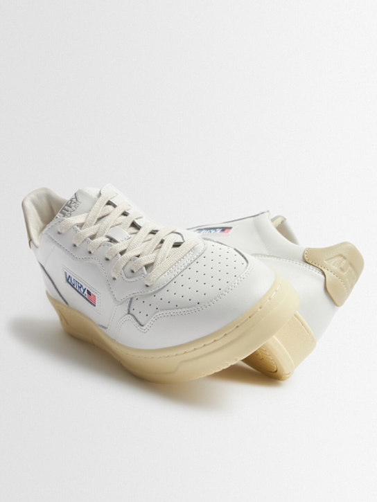 Autry: Sneakers "Medalist" - Weiß - men_1 | Luisa Via Roma