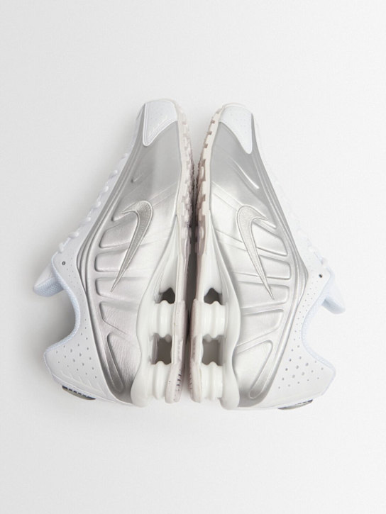 Nike: Sneakers "Shox R4" - men_1 | Luisa Via Roma