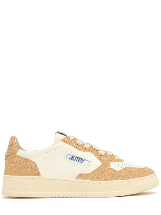 Autry: Medalist low sneakers - White/Sand - women_0 | Luisa Via Roma
