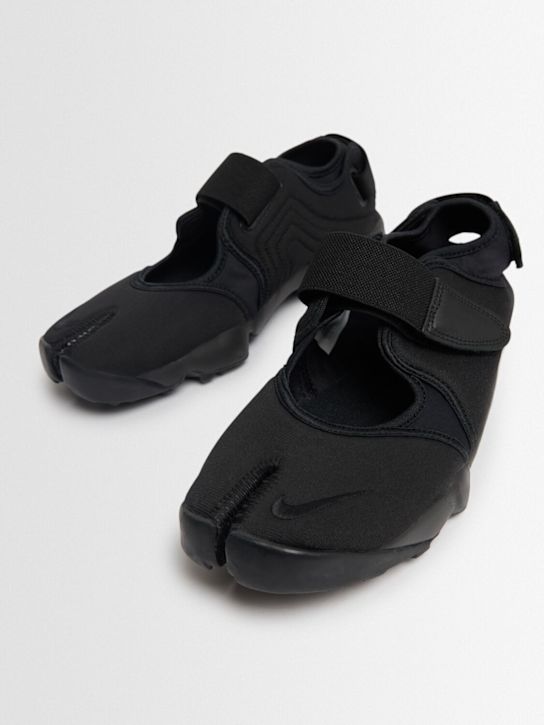 Nike: Sneakers „Air Rift“ - Black/Cool Grey - women_1 | Luisa Via Roma