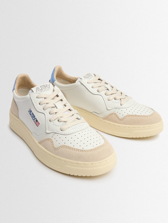 Autry: Medalist low sneakers - Wht/Drblue - women_1 | Luisa Via Roma
