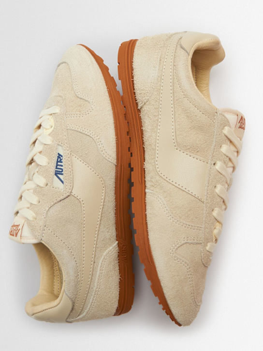 Autry: Windspin low sneakers - Biscuit - women_1 | Luisa Via Roma