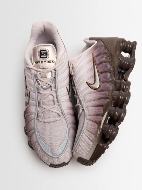 Nike: Sneakers "Shox TL" - Baroque Brown/M - women_1 | Luisa Via Roma