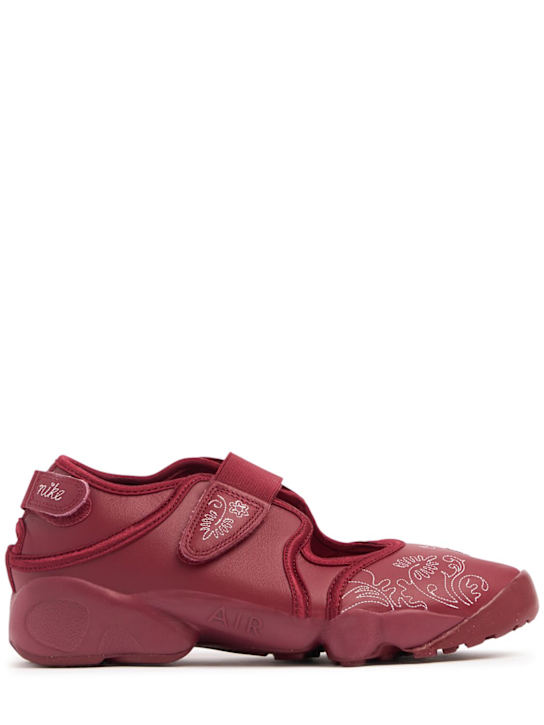 Nike: Air Rift sneakers - Team Red/Pale I - women_0 | Luisa Via Roma