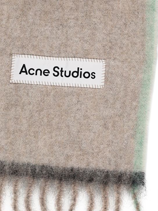 Acne Studios: Bufanda de lana - Beige/Gris - women_1 | Luisa Via Roma