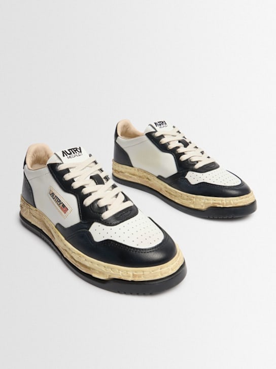 Autry: Sneakers „Mihara Yasuhiro Super Vintage“ - Wht/Bk - men_1 | Luisa Via Roma