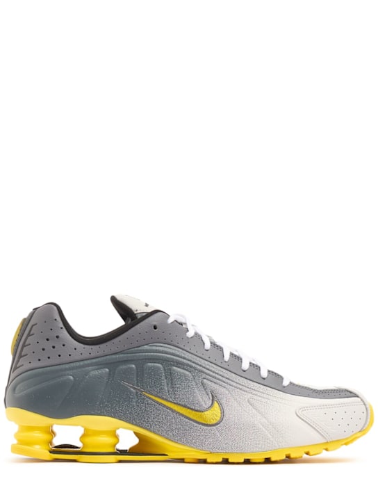 Nike: Shox R4 SE sneakers - men_0 | Luisa Via Roma