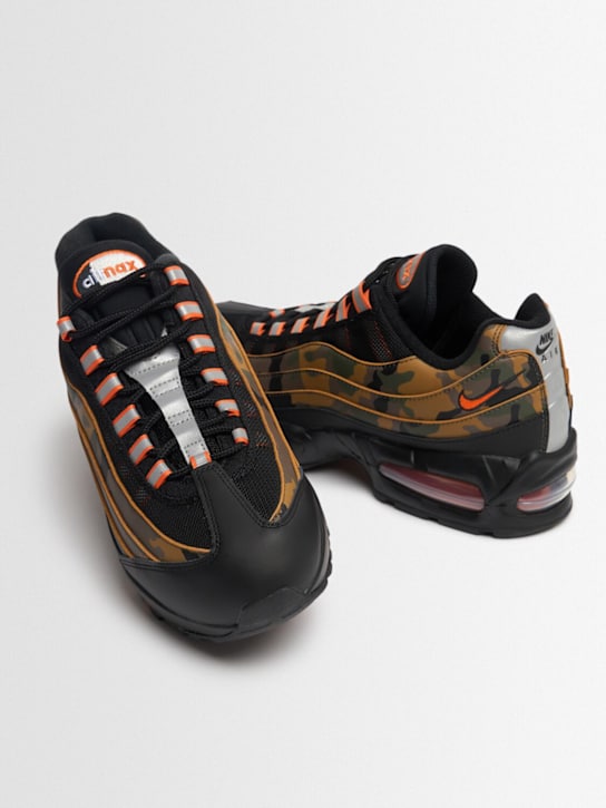 Nike: Sneakers Air Max 95 OG - Nero/Arancione - women_1 | Luisa Via Roma