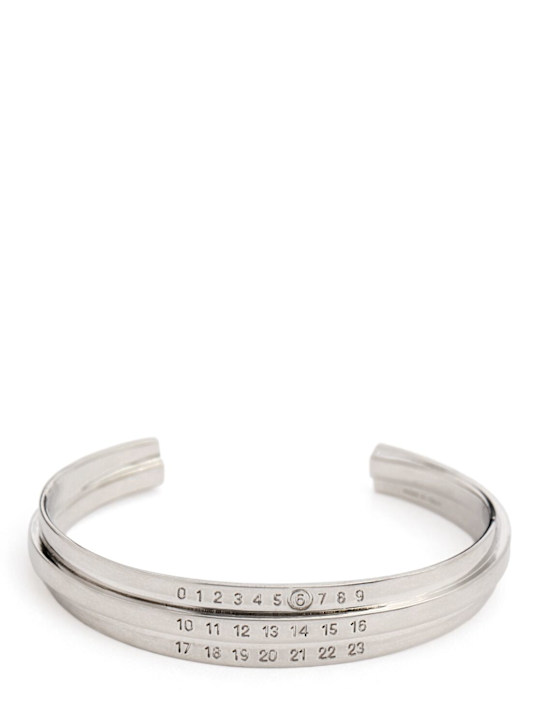 MM6 Maison Margiela: Enamel logo cuff - Silver Palladio - men_0 | Luisa Via Roma