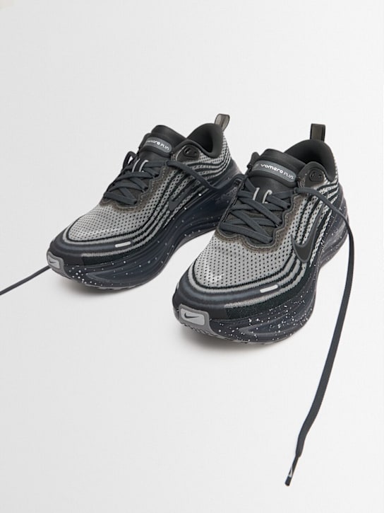 Nike: Vomero Plus Speckle sneakers - women_1 | Luisa Via Roma