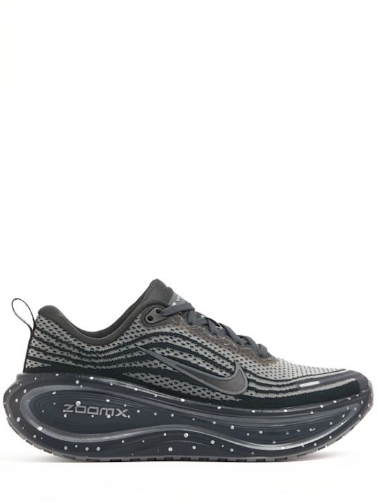 Nike: Vomero Plus Speckle sneakers - women_0 | Luisa Via Roma