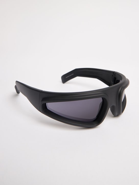 Rick Owens: Sonnenbrille aus Acetat „Ryder“ - Black Temple/Bl - men_1 | Luisa Via Roma