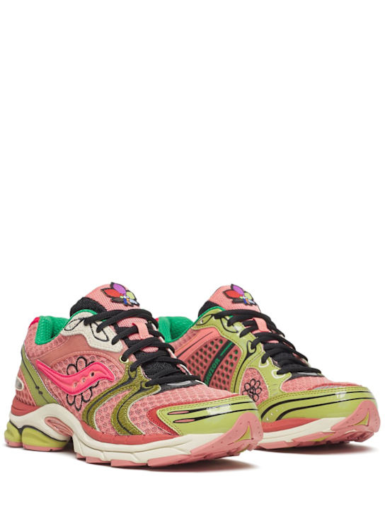 Saucony: Jae Tips Progrid Triumph 4 sneakers - Peach/Leaf - men_1 | Luisa Via Roma