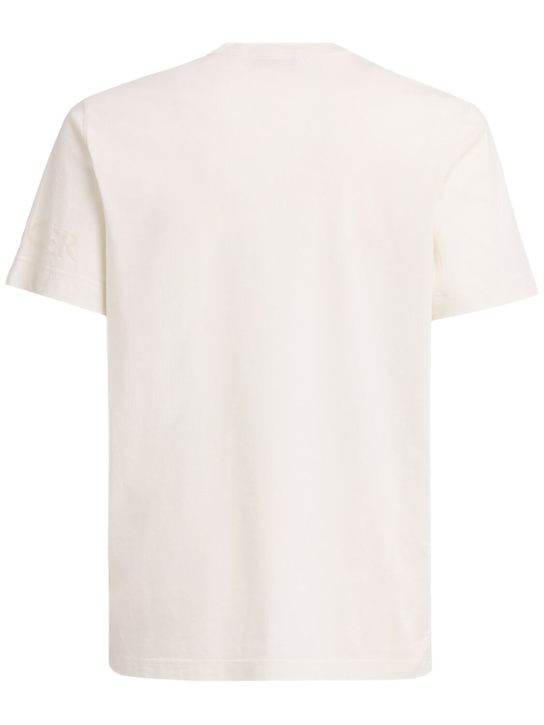Moncler: Logo cotton t-shirt - ホワイト - men_1 | Luisa Via Roma