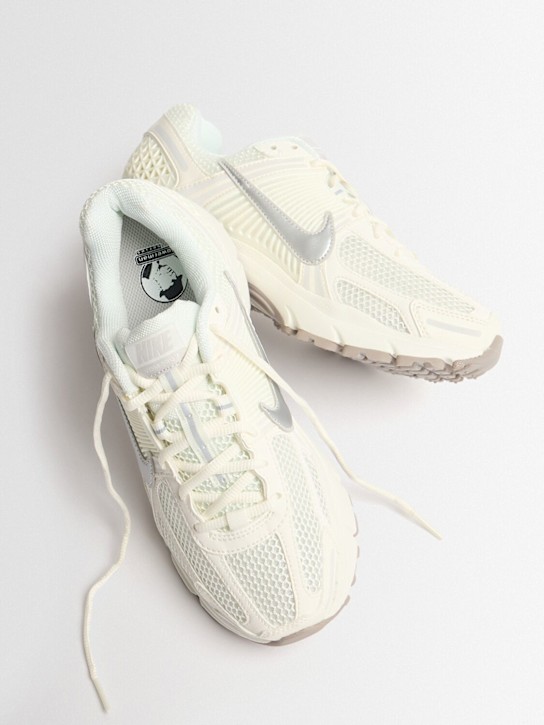 Nike: Zoom Vomero 5 sneakers - women_1 | Luisa Via Roma