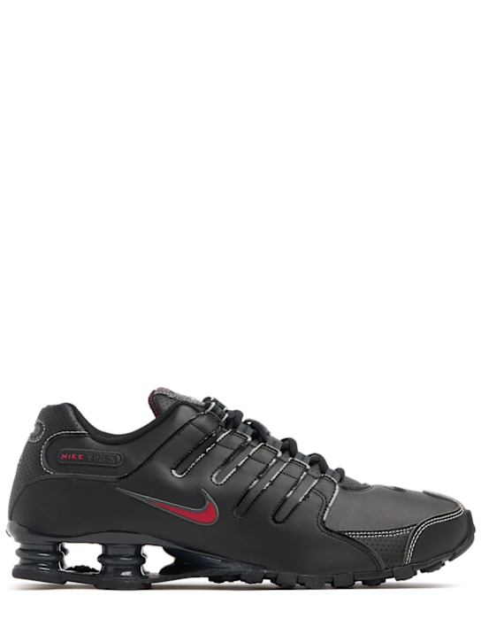 Nike: Sneakers Shox NZ - Black/Varsity R - men_0 | Luisa Via Roma