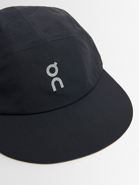 On: Performance cap - men_1 | Luisa Via Roma