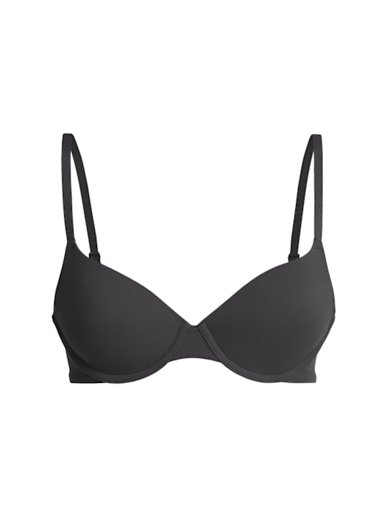 Skims: Fits everybody nylon blend t-shirt bra - オニキス - women_0 | Luisa Via Roma