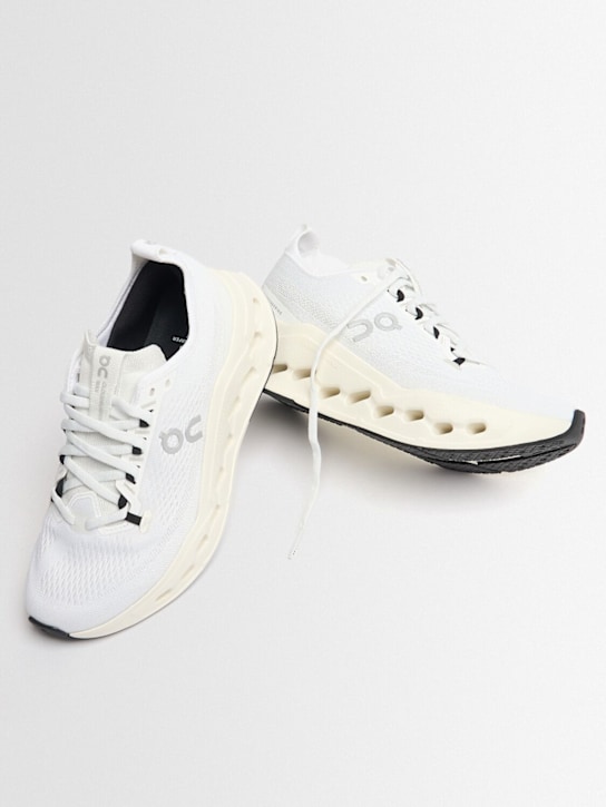 On: Cloudsurfer Max sneakers - White - women_1 | Luisa Via Roma