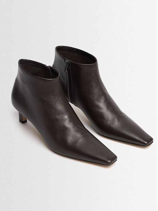 The Row: Stivaletti Carla in pelle 45mm - Lacquer Brown - women_1 | Luisa Via Roma