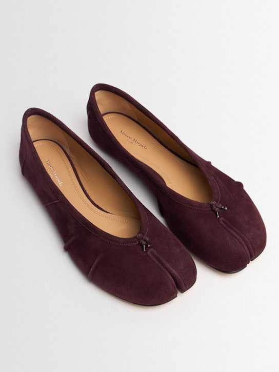 Maison Margiela: 10mm Tabi suede ballerina flats - women_1 | Luisa Via Roma