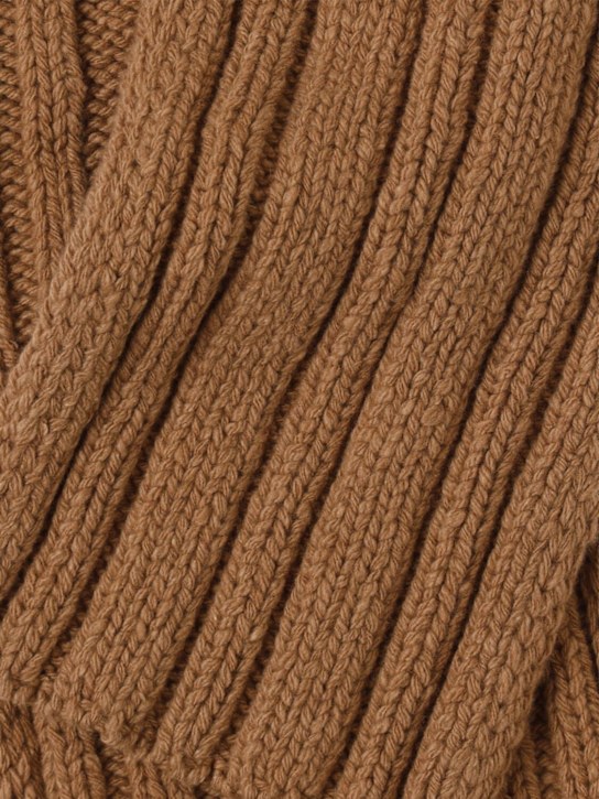 The Row: Amos cashmere scarf - フォーン - women_1 | Luisa Via Roma