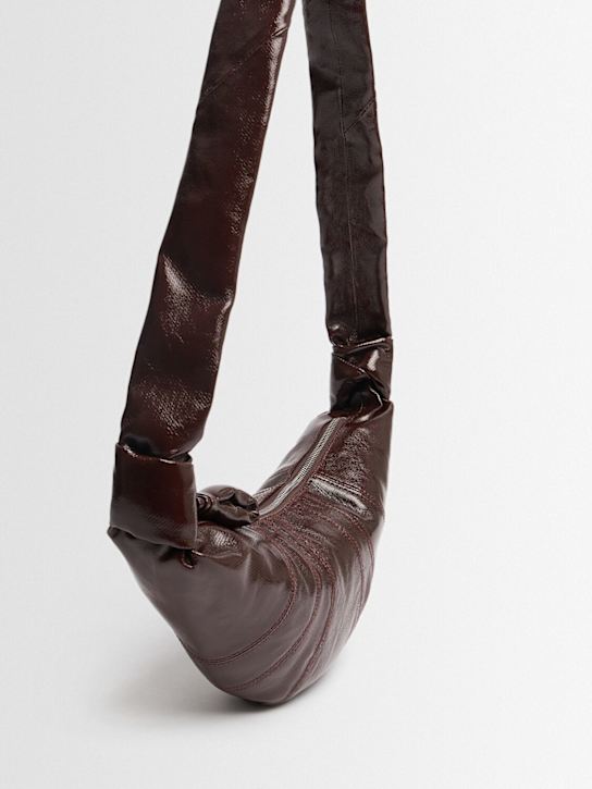 Lemaire: Bandolera pequeña Croissant de algodón revestido - Chocolate Fonda - women_1 | Luisa Via Roma