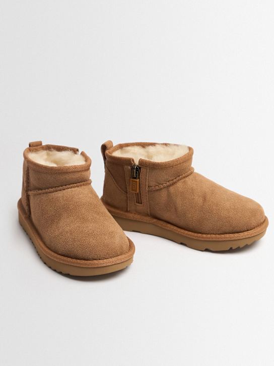 Ugg: Stivali Classic Ultra Mini in shearling - Marrone Chiaro - kids-girls_1 | Luisa Via Roma